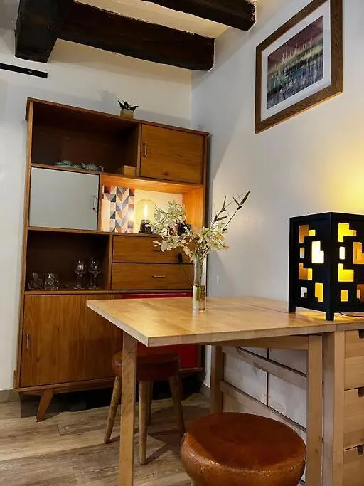 Au Marais Centre Apartment